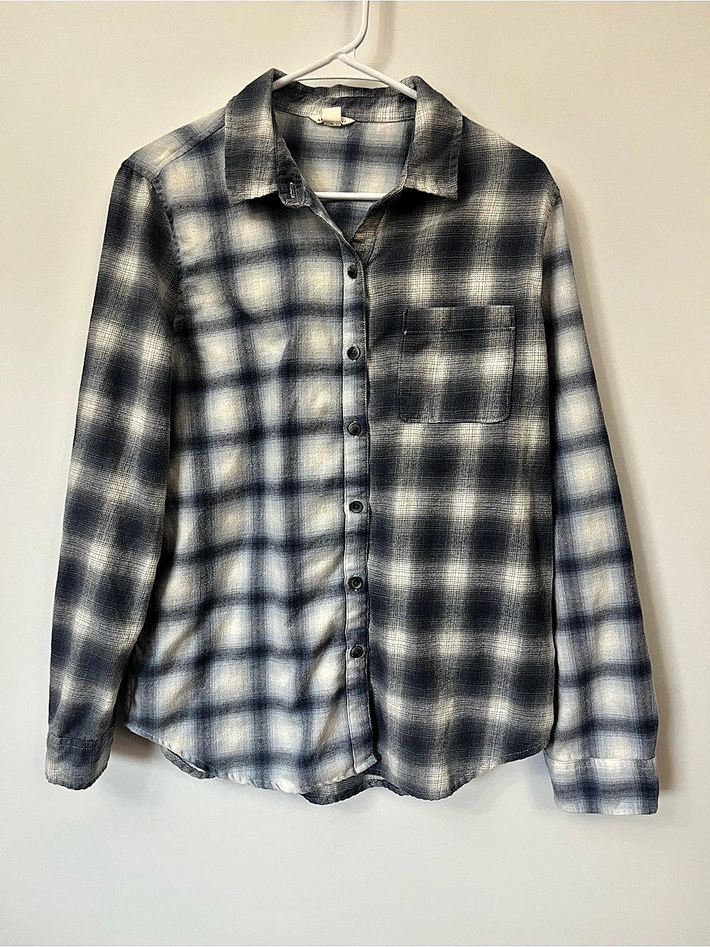 Aeropostale Plaid Button Down Shirt Blue & White Size L